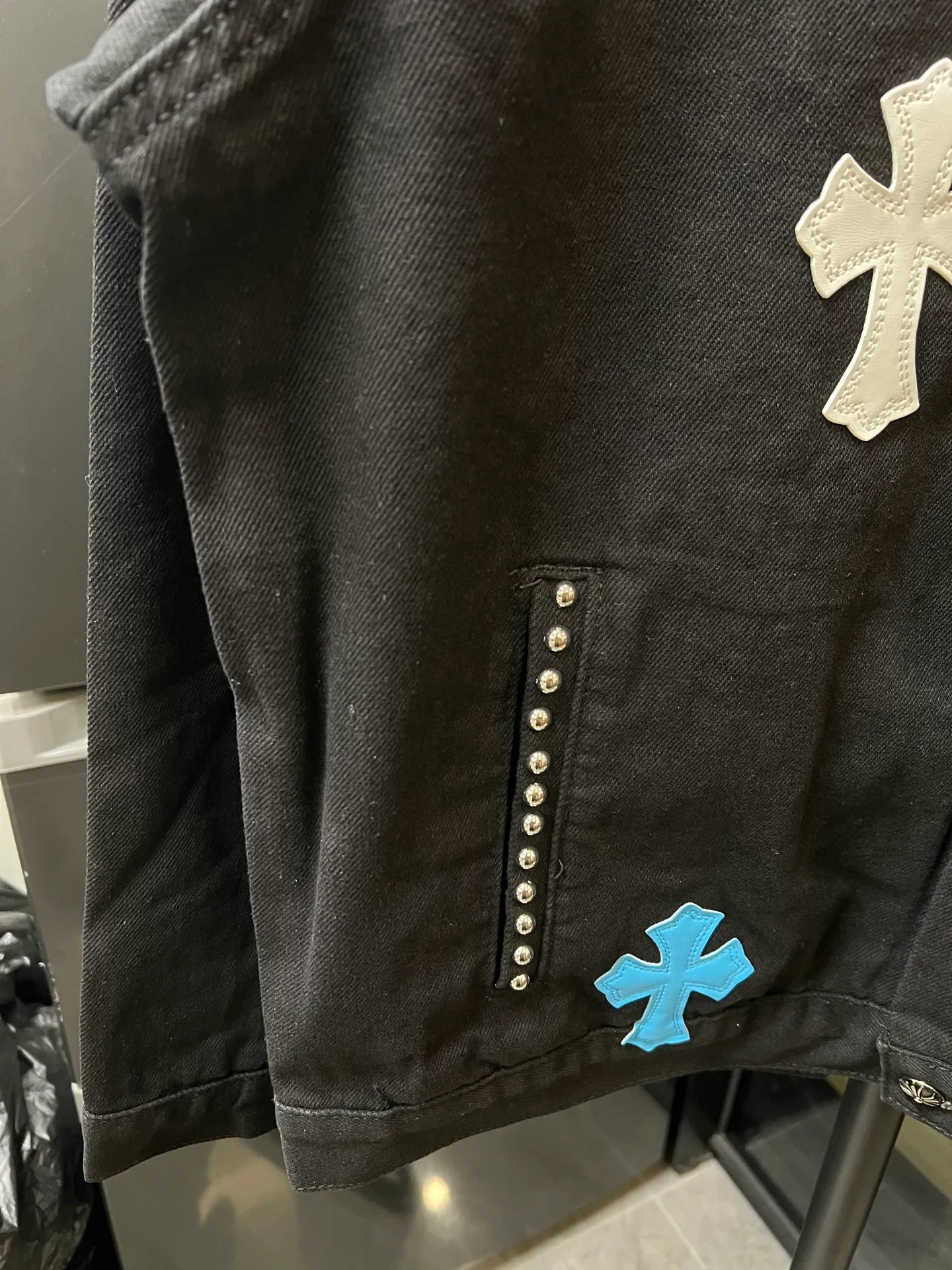 P280 [next day] Chrome Heart/Chrome Heart 25FW rivet colorful leather embroidered high-tech denim jacket (black) Size: 46 48 50 52 (corresponding to s-xl) Detailed sizes can be found in Figure 9